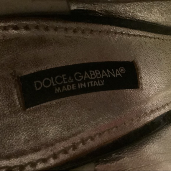 “Dolce & Gabbana” black patent leather high heels with silver studs - Picture 2 of 4